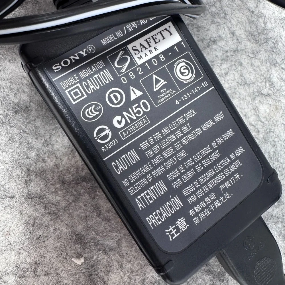 Sony Blue Camcorder Handycam DCR-SX41 8GB of Internal Memory TESTED